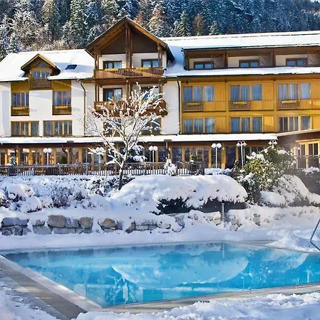 Hotel Urbani 4*
