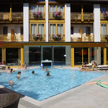 Hotel Urbani 4*